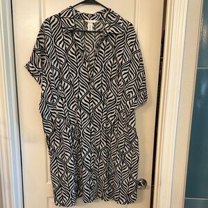 Black and White Leaf Pattern Dress